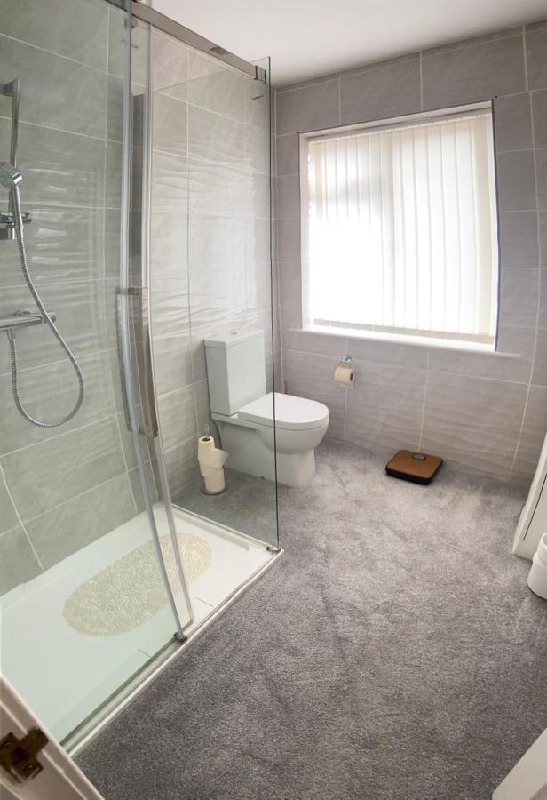 Large 4 Bedroom Home In Boston Spa Village In-Between York, Harrogate And Leeds, Sleeps 9 Eksteriør bilde