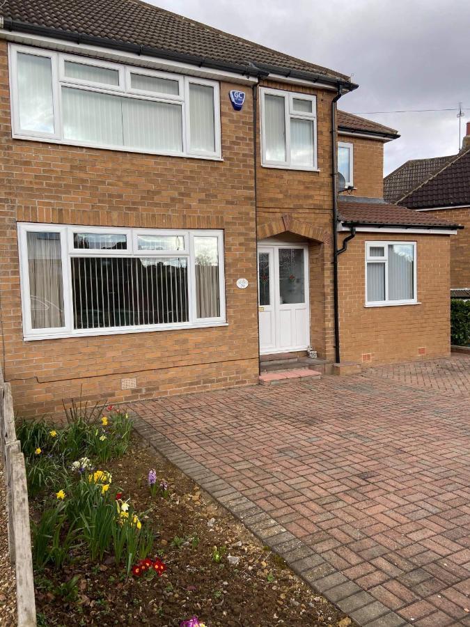 Large 4 Bedroom Home In Boston Spa Village In-Between York, Harrogate And Leeds, Sleeps 9 Eksteriør bilde